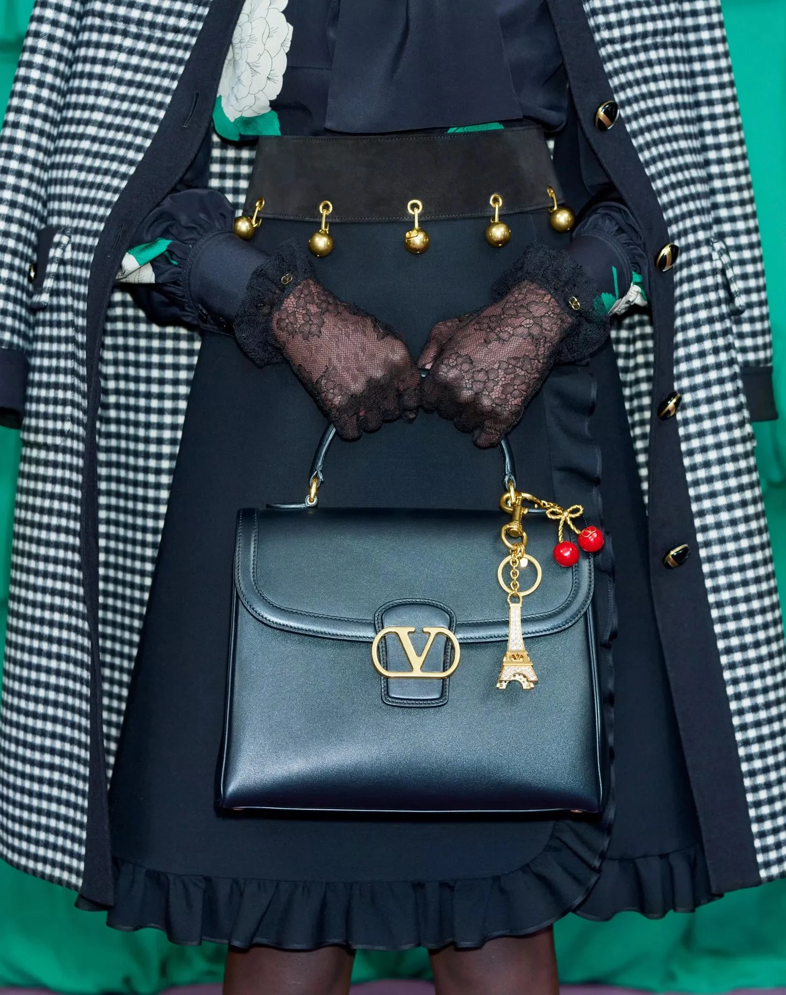 Chez Valentino Bag And Key Ring Charm In Metal And Enamel. - Image 2