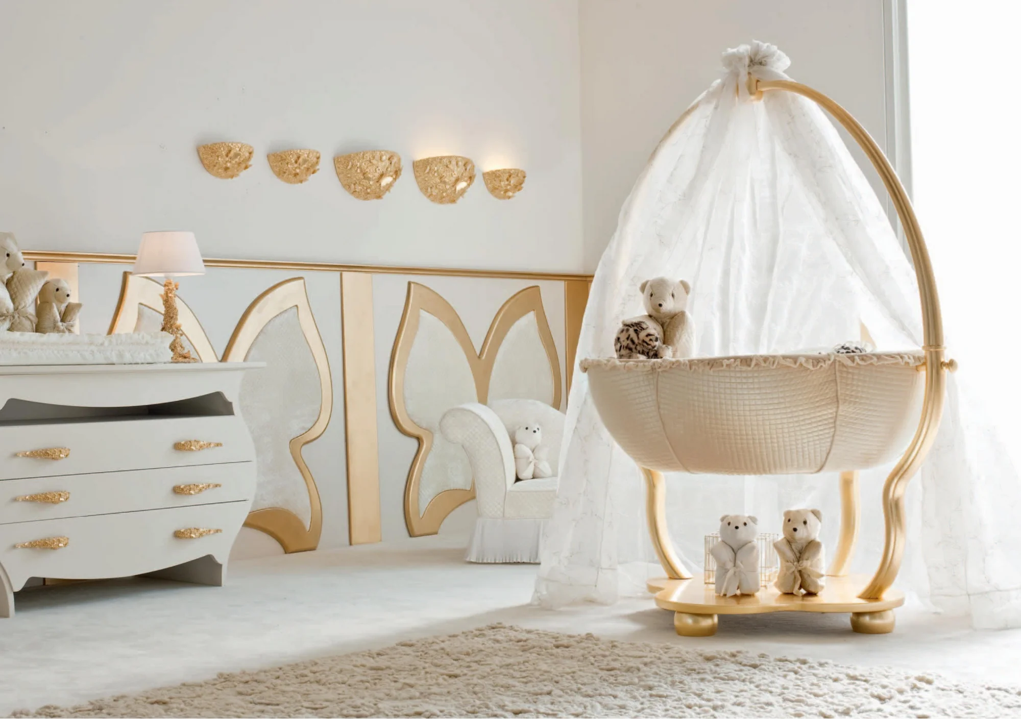 Evangeline Luxury Crib - Image 2