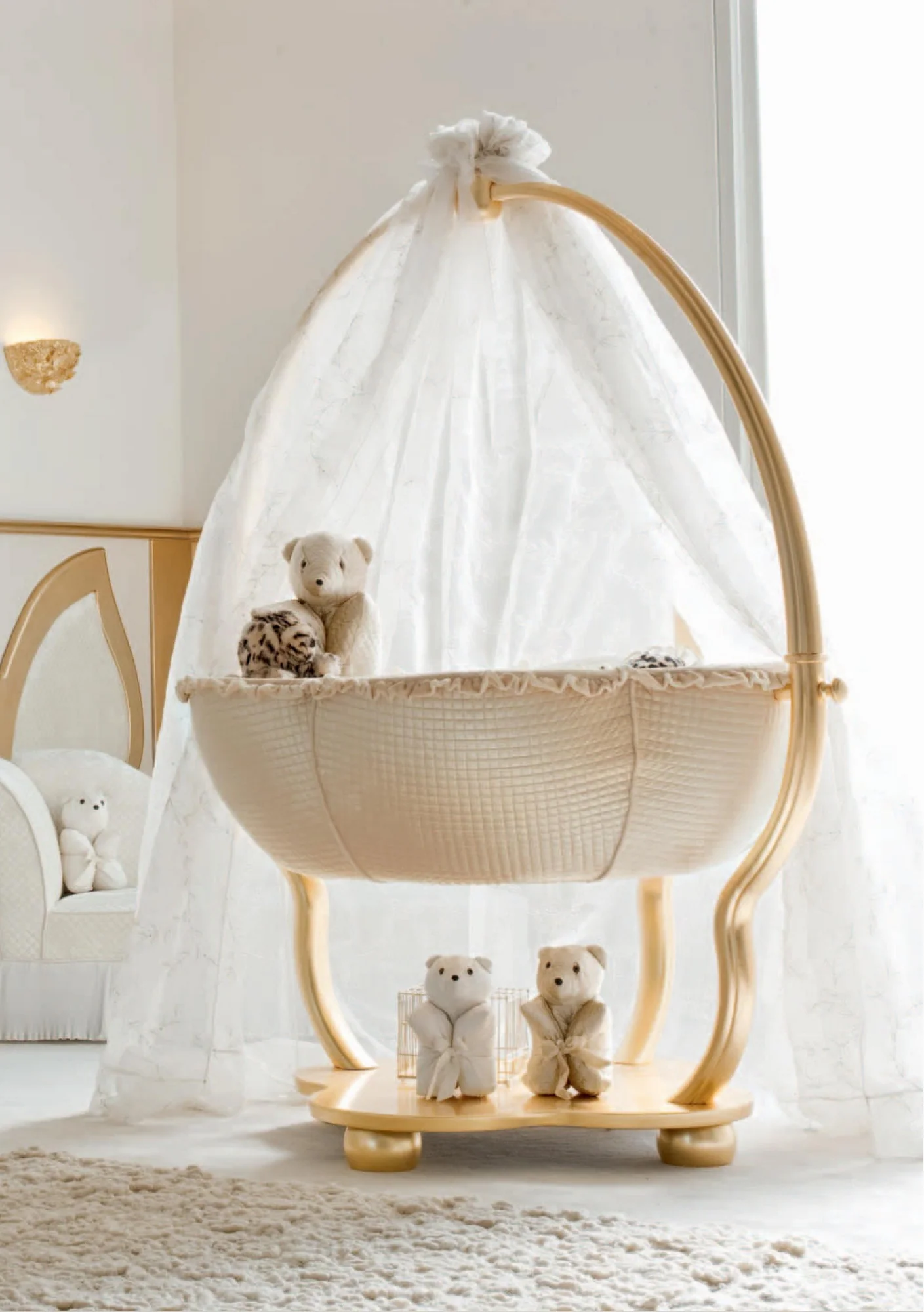 Evangeline Luxury Crib - Image 4
