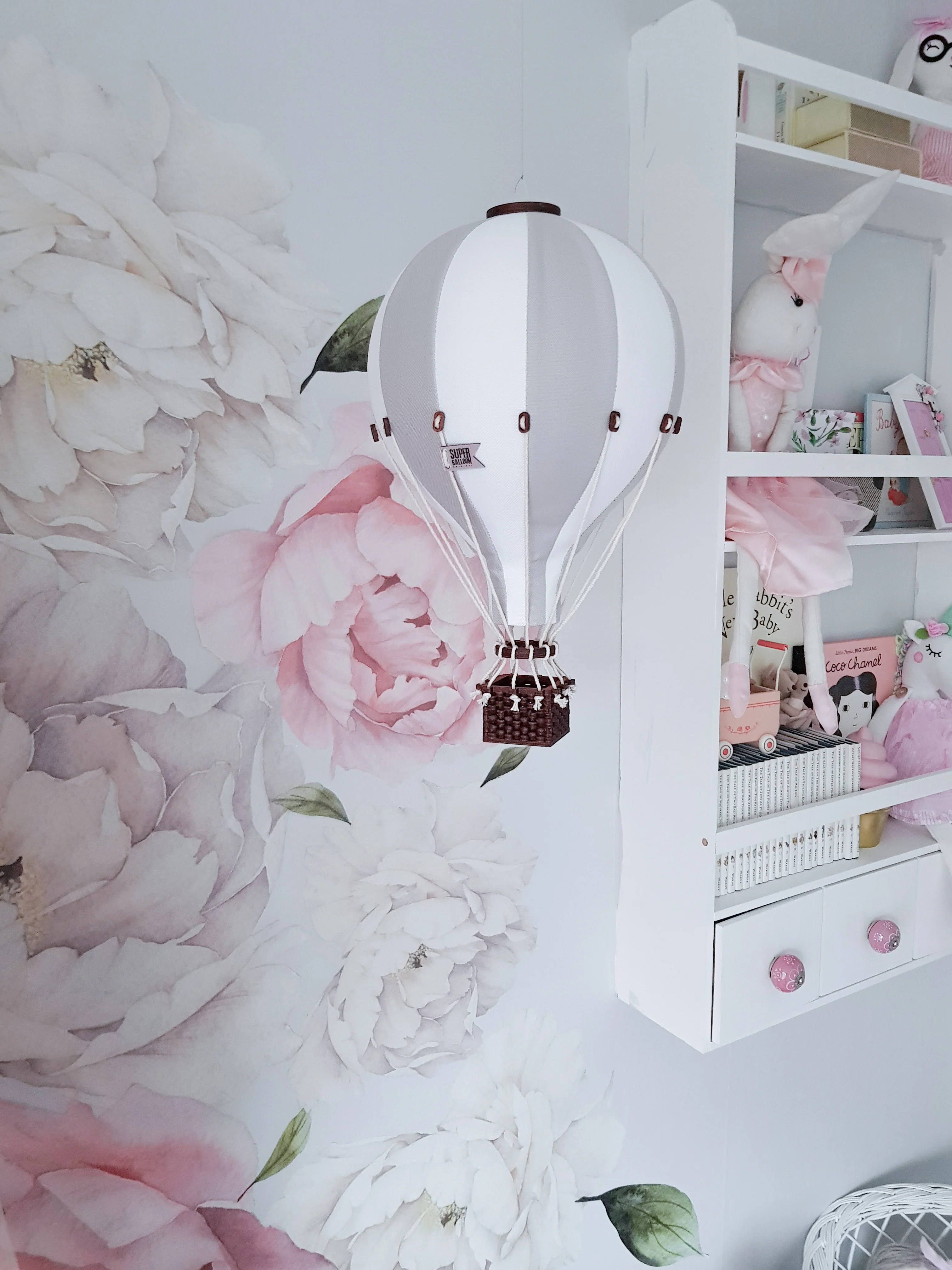 Grey and White Decorative Hot Air Balloon (3 Sizes) - Image 2