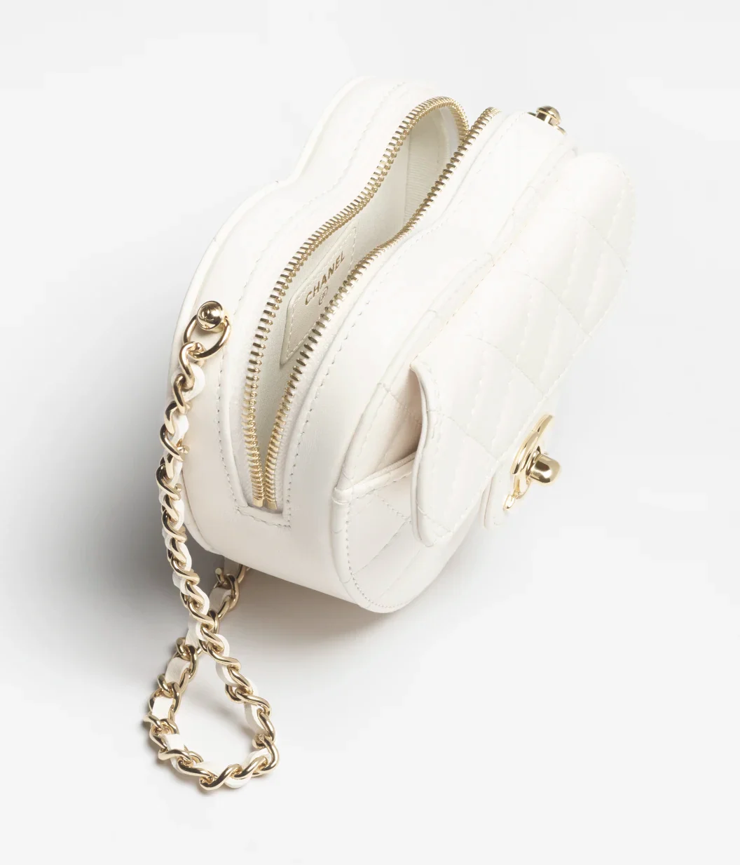 Heart Clutch With Chain - Image 2