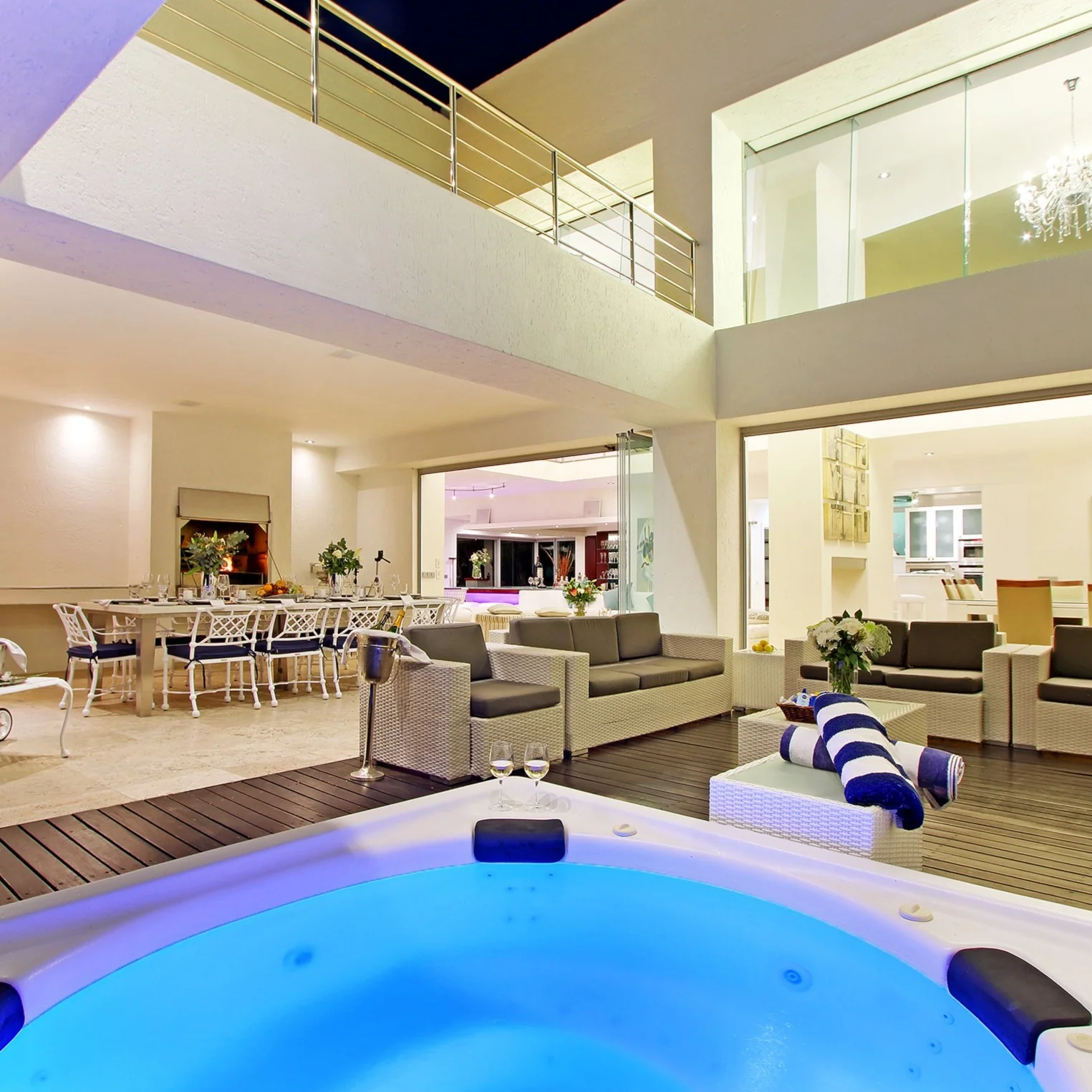 Hollywood Mansion & Spa - Image 11