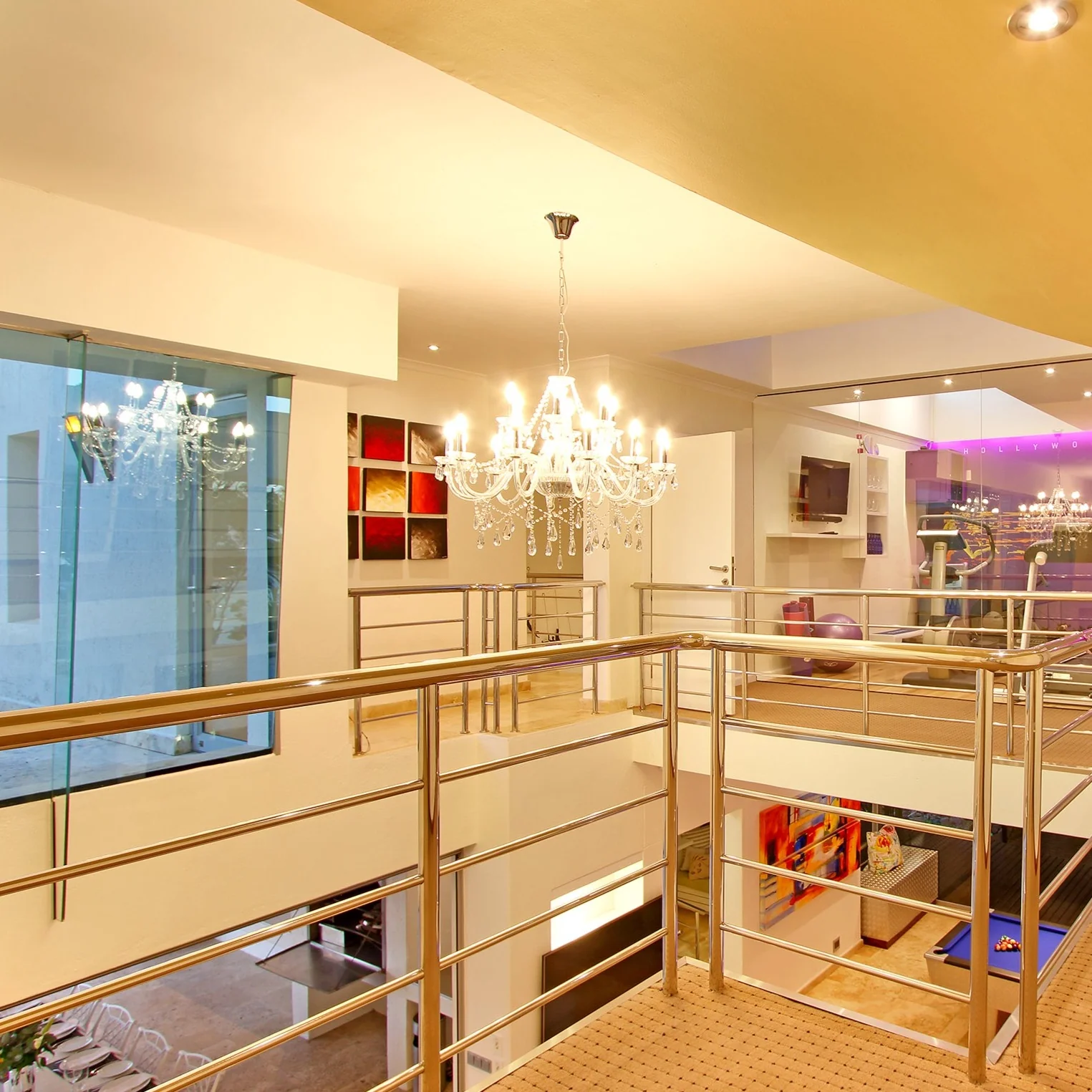 Hollywood Mansion & Spa - Image 19