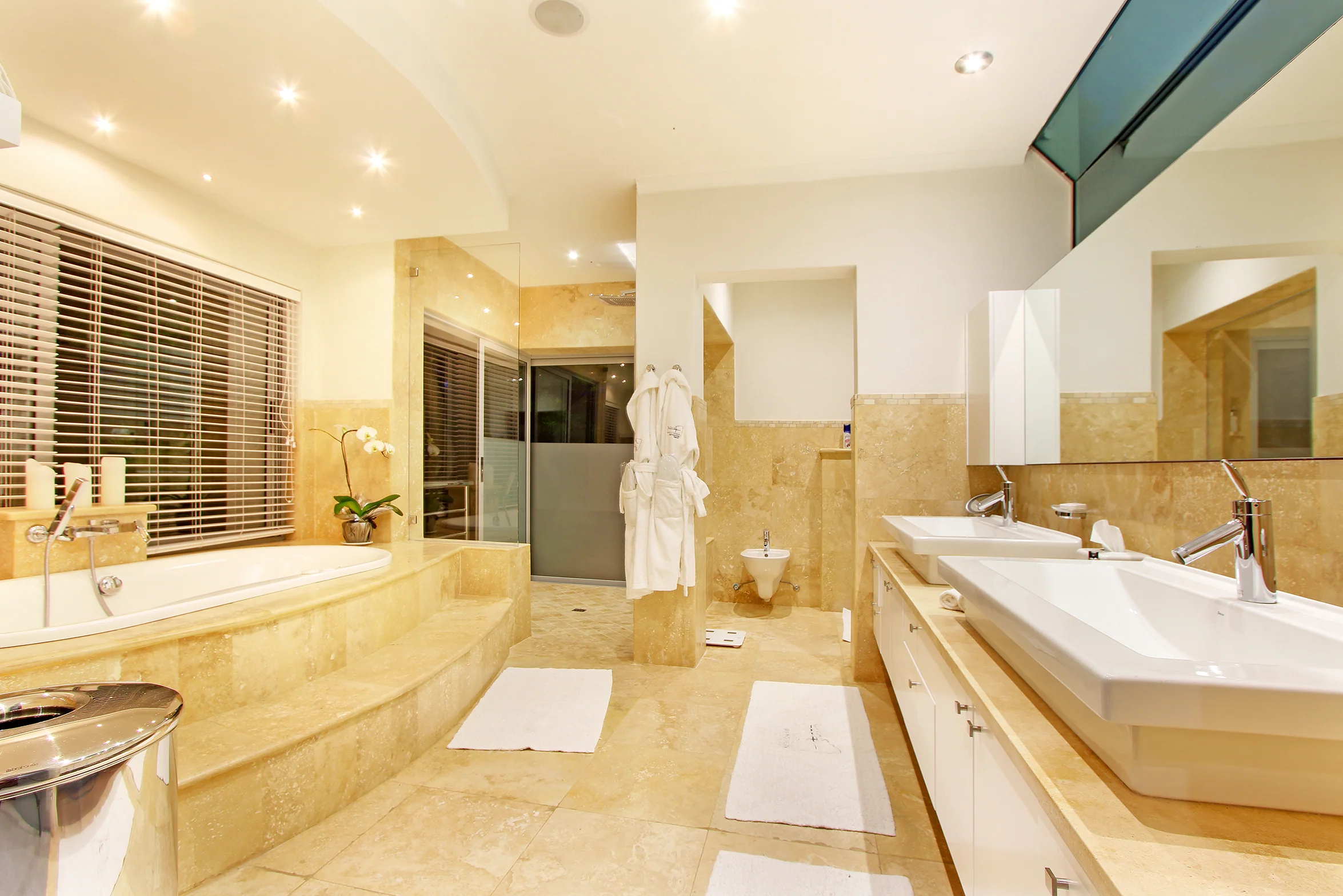 Hollywood Mansion & Spa - Image 31
