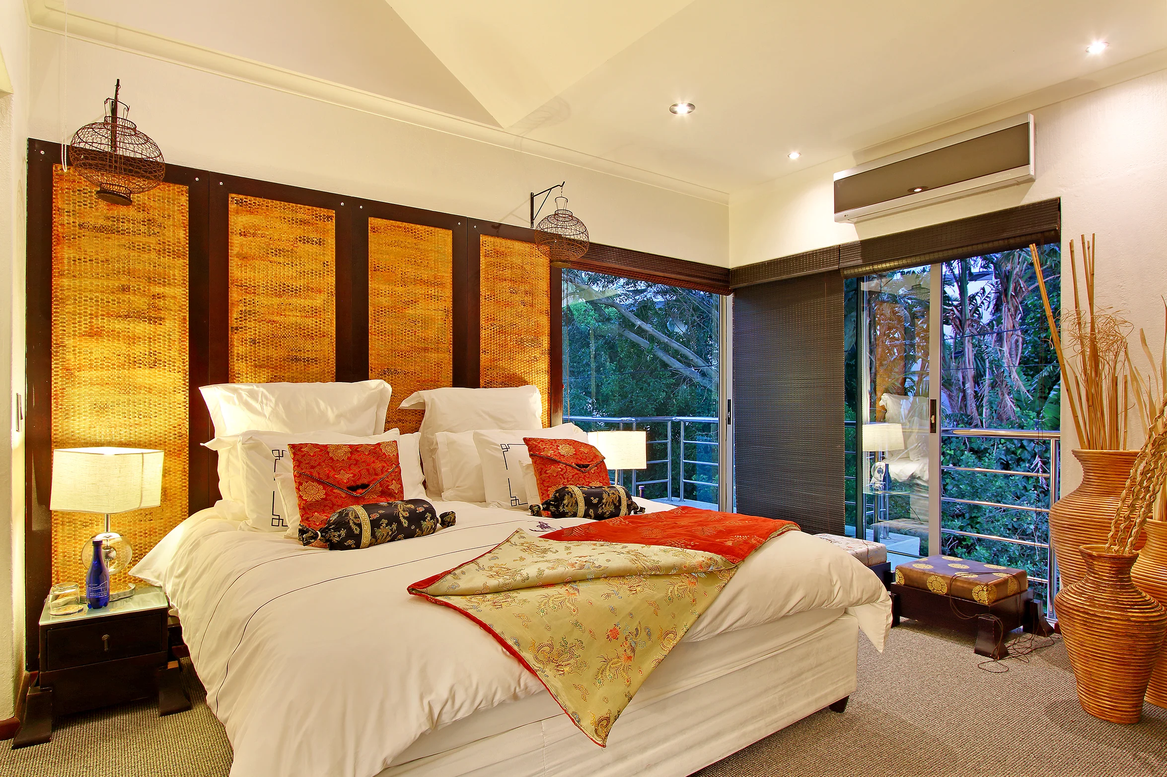 Hollywood Mansion & Spa - Image 34