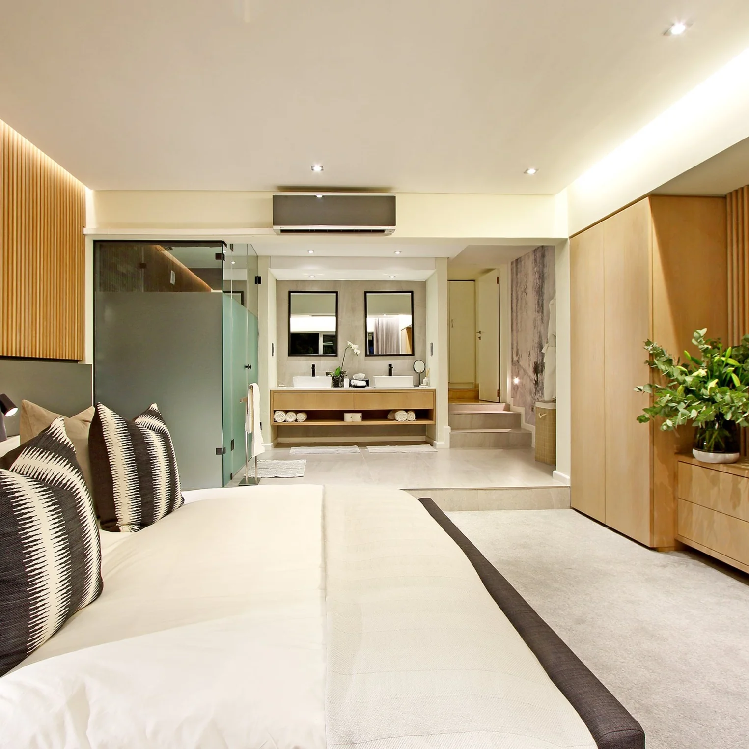 Hollywood Mansion & Spa - Image 4