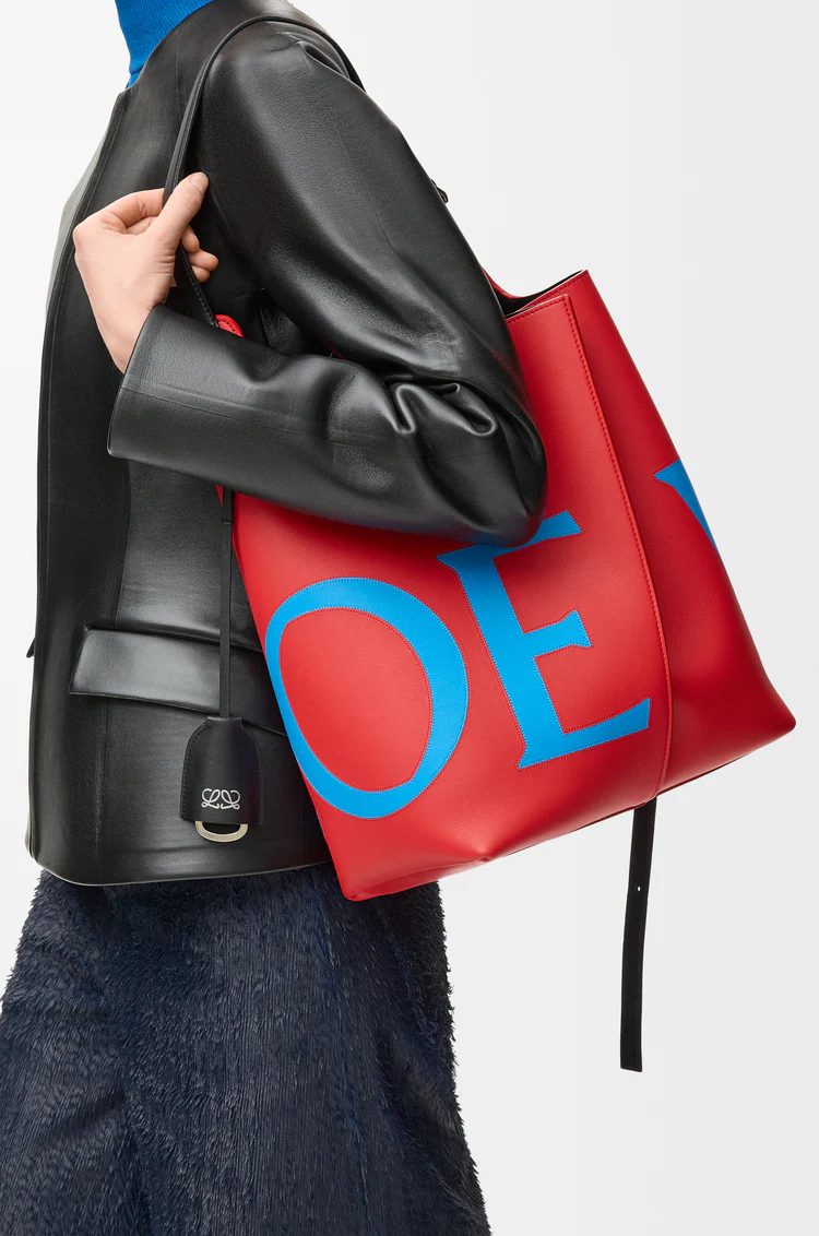Large Bilbao Bucket Oversized Logo In Smooth Calfskin - Image 3