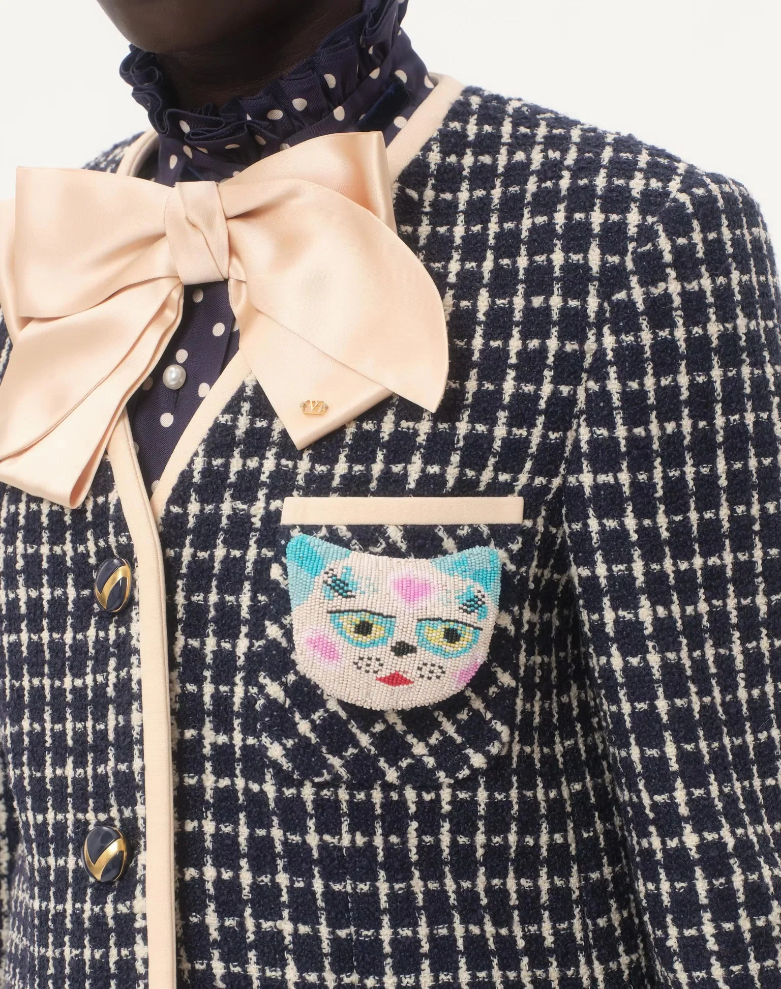 Le Chat De La Maison Brooch In Jacquard Fabric With Resin Bead Embroidery - Image 2