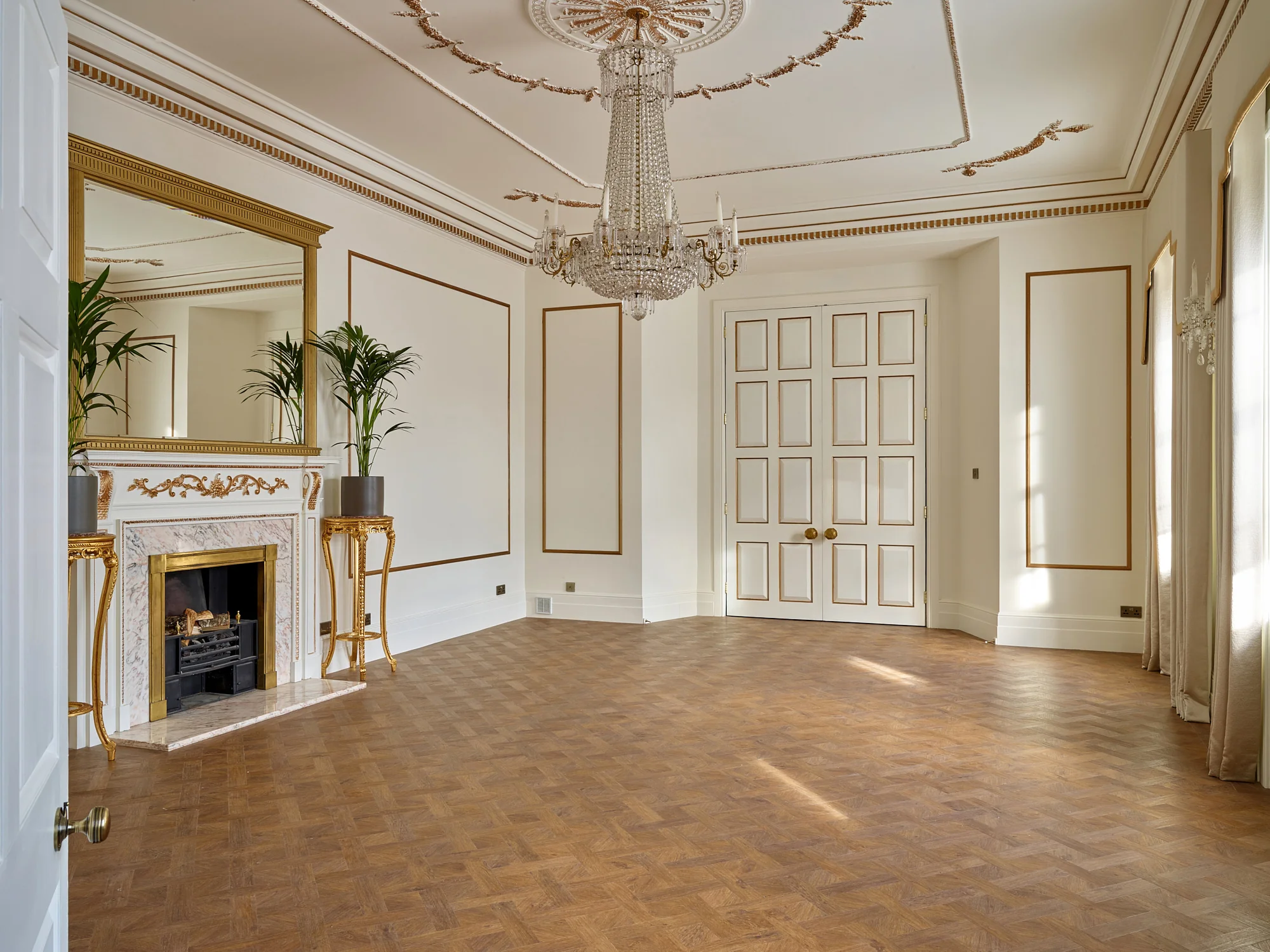Luxury Georgian Mansion in Essex - Image 12