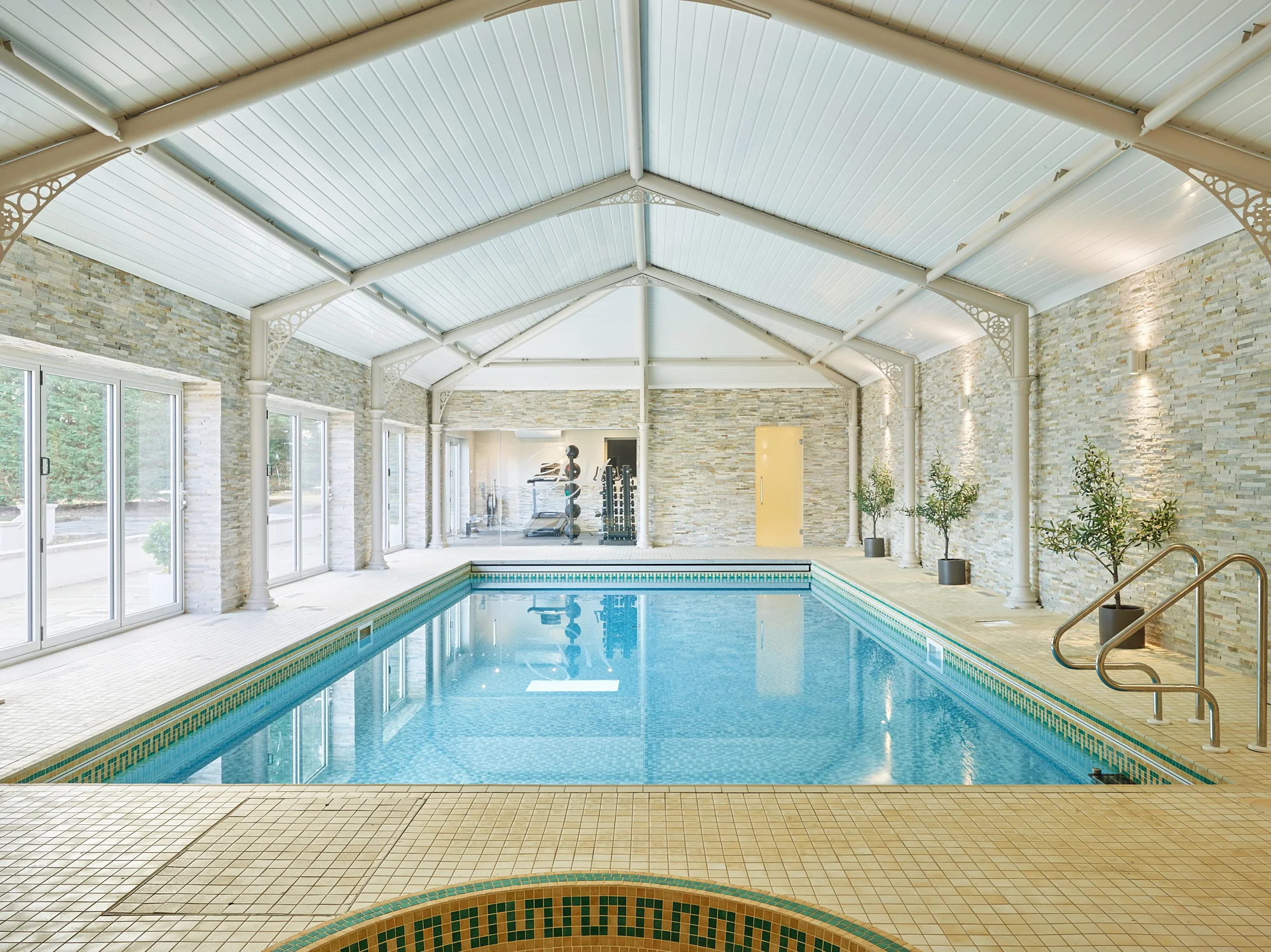Luxury Georgian Mansion in Essex - Image 2