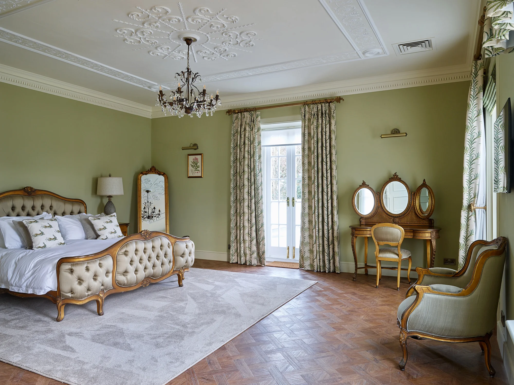Luxury Georgian Mansion in Essex - Image 26