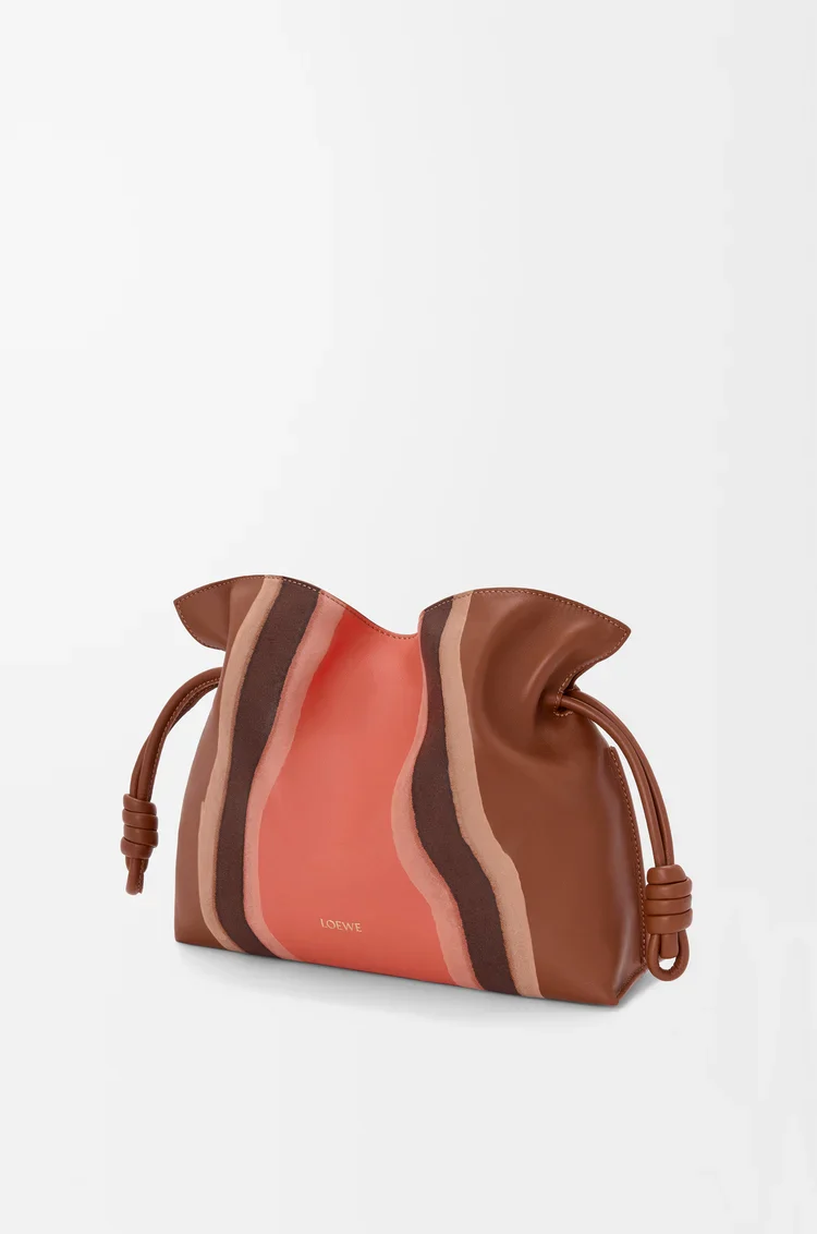 Medium Flamenco Clutch Landscape In Nappa Calfskin - Image 9