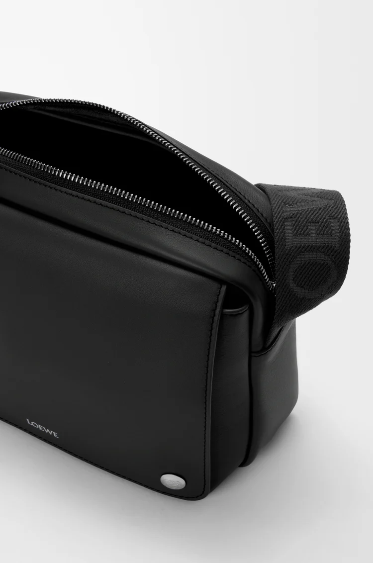 Medium Pebble Messenger Bag In Smooth Calfskin - Image 3