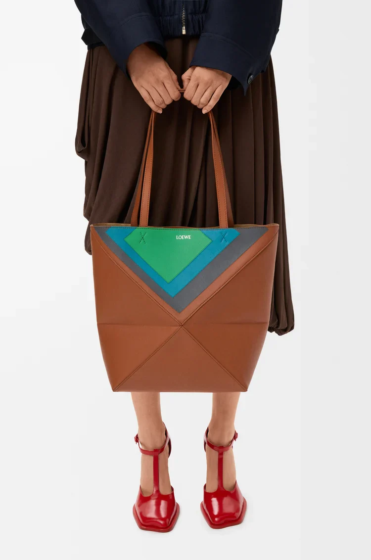 Medium Puzzle Fold Tote In Nappa Calfskin - Image 4