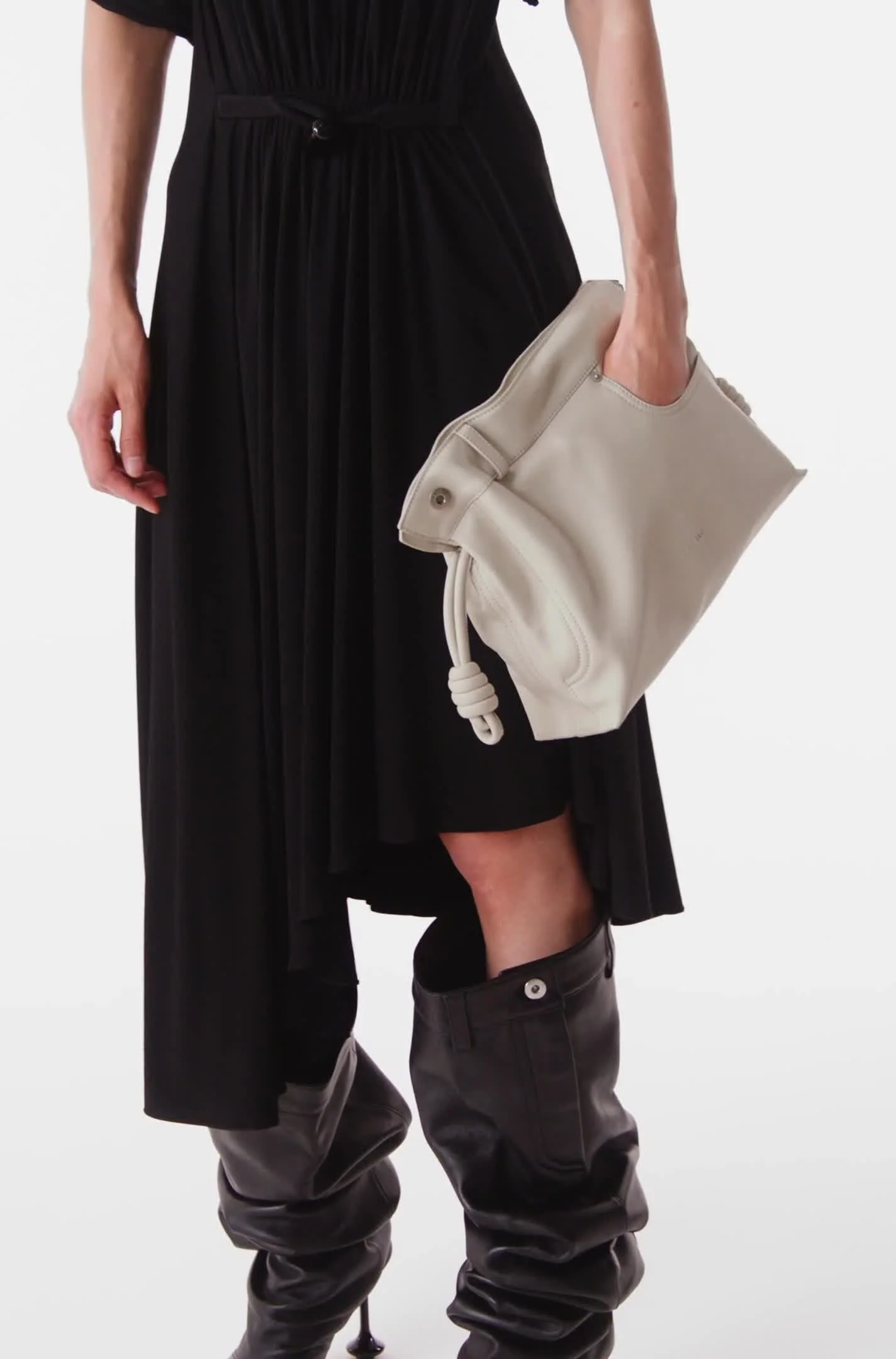 Panta Medium Flamenco Clutch In Shiny Calfskin - Image 11