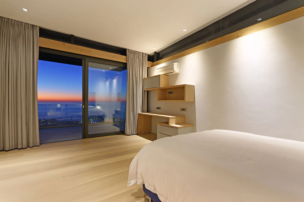 Villa Quartz Bantry Bay - Image 31