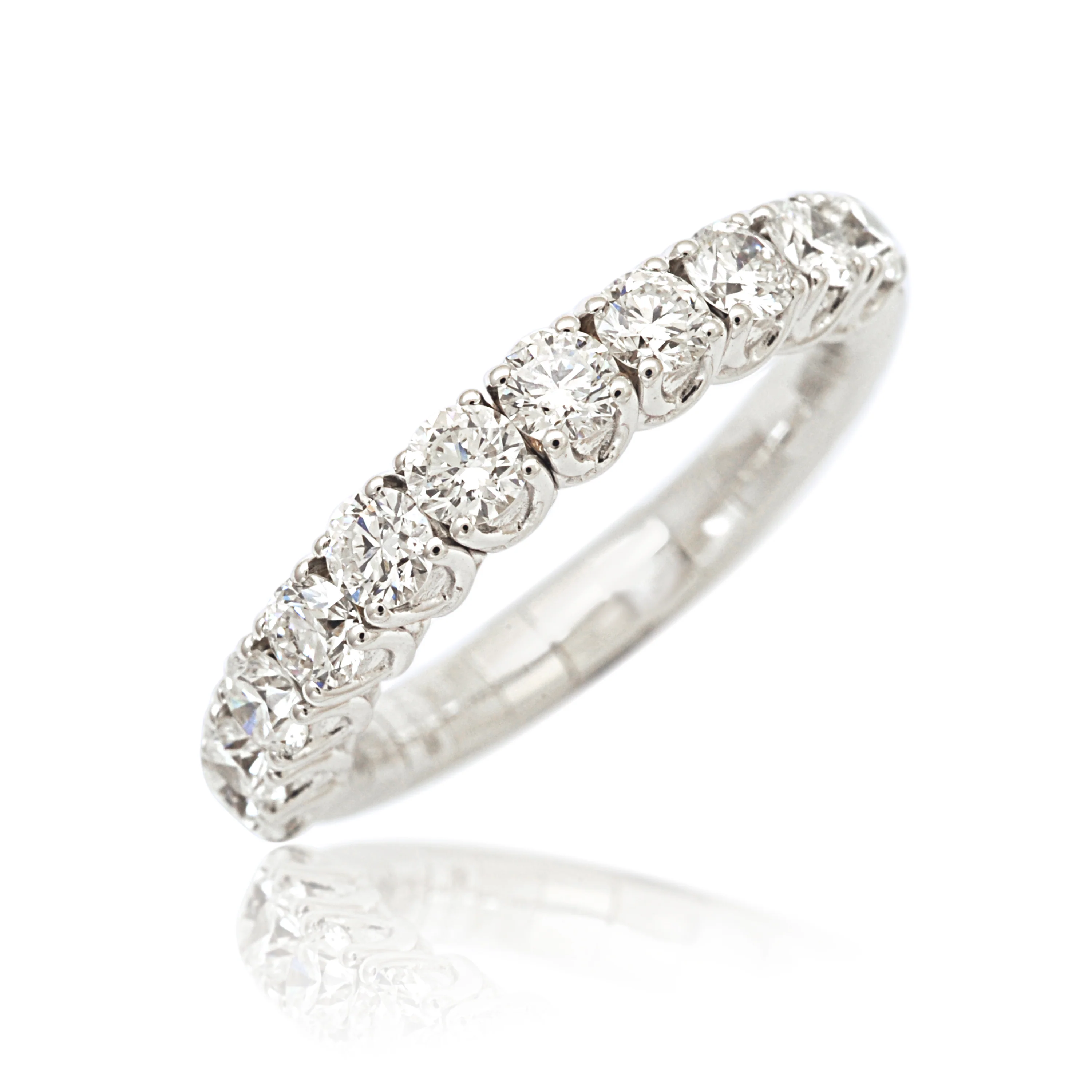 Xpandable™ full eternity diamond band.